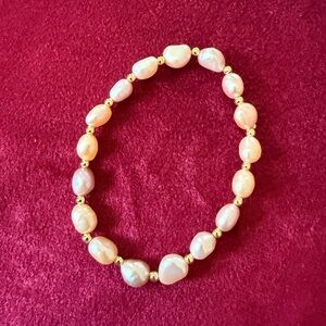 Elegant Pearl and Gold Beaded Bracelet
